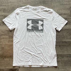 Under Armour Men’s White Tee (Size M)